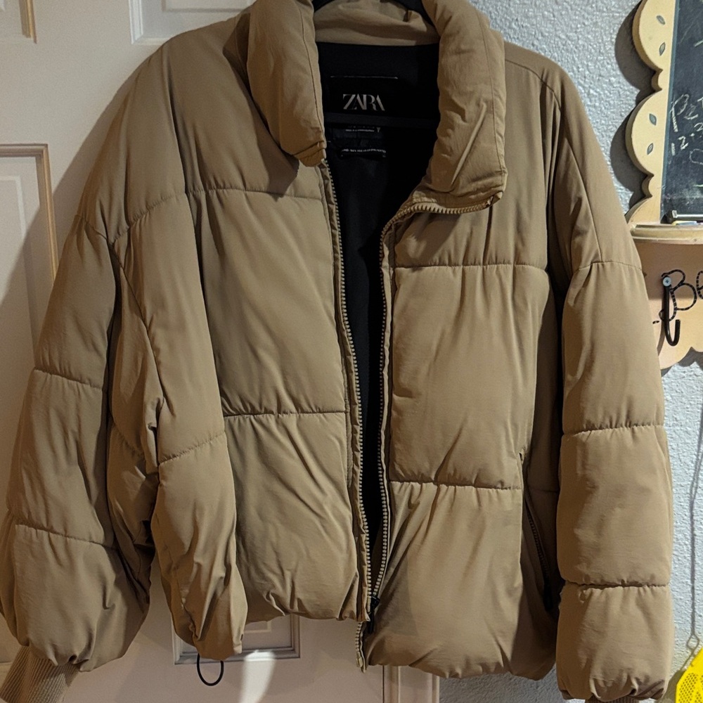 Zara Men's Beige Puffer Coat